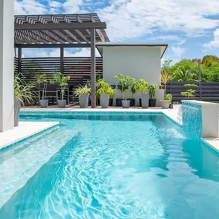 Highlands Retreat Cayman Apartment